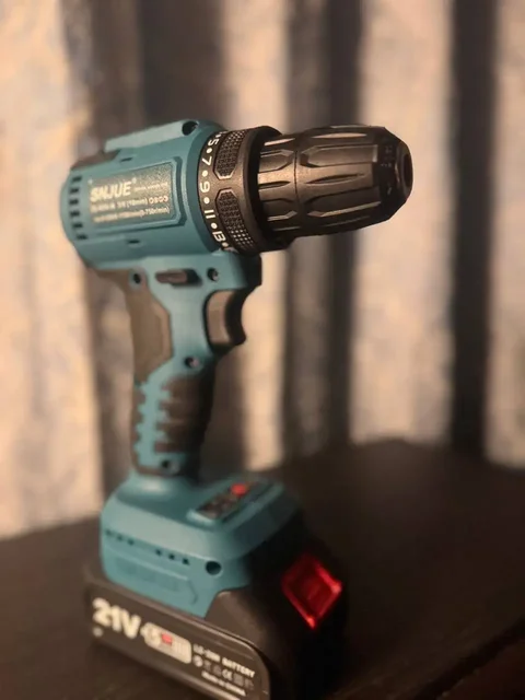 Новый шуруповерт в заводской упаковке - Барахолка в Санкт-Петербург
