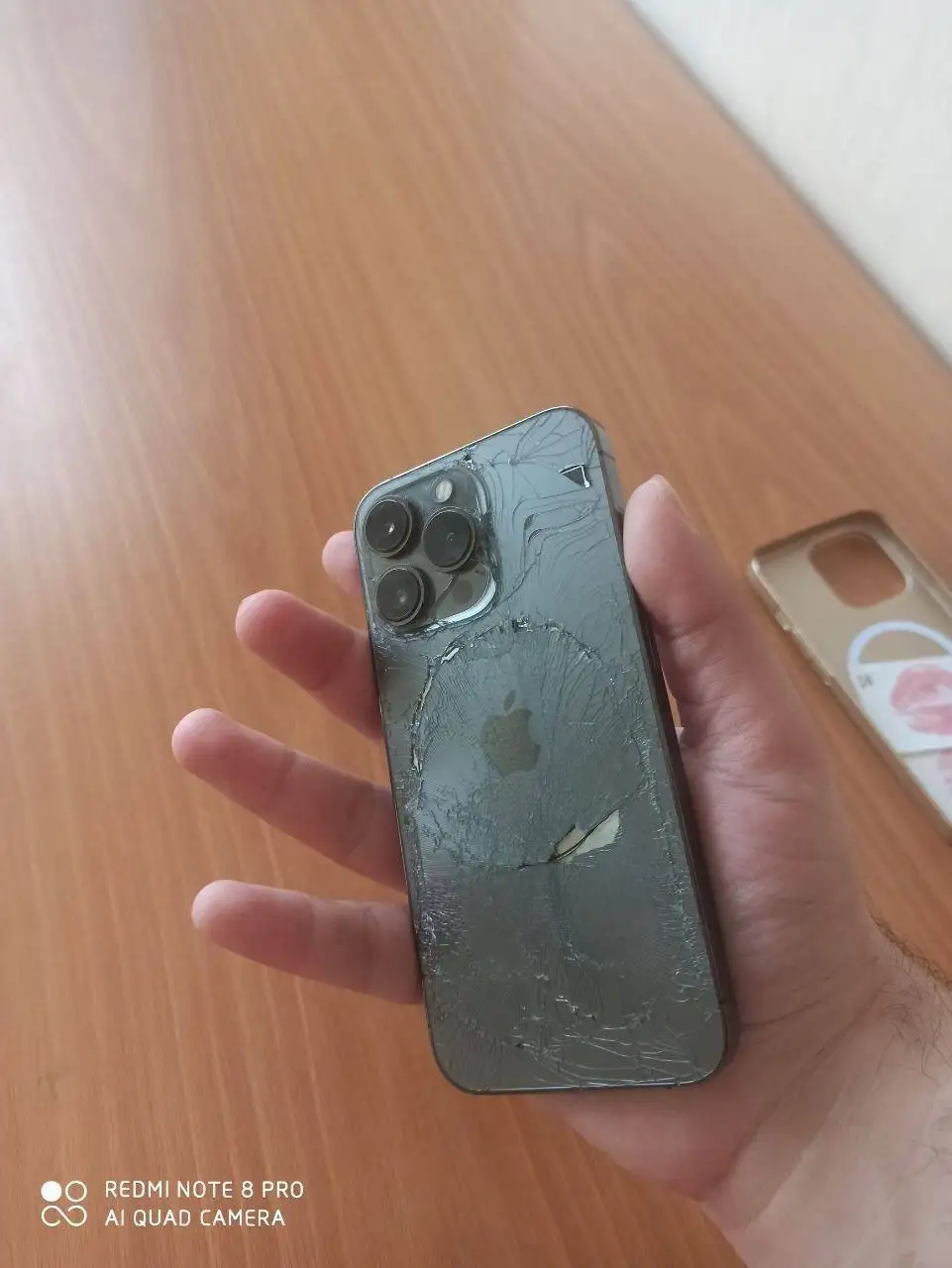 Продажа iPhone 13 Pro 128gb с повреждениями - Смартфоны и телефоны (Электроника) в Санкт-Петербург