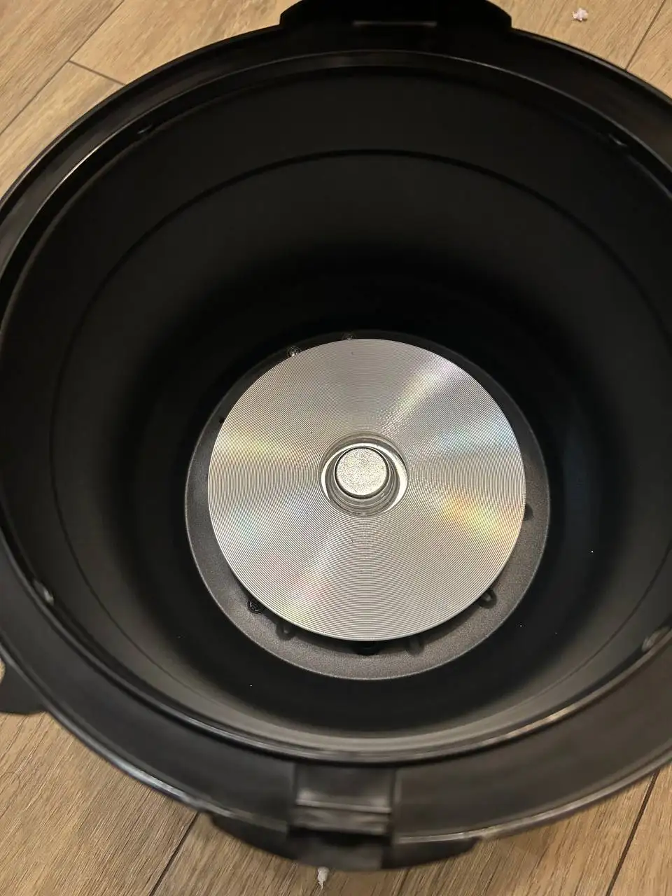 Мультиварка новая с дефектом корпуса - Мелкая бытовая техника (Электроника) в Санкт-Петербург