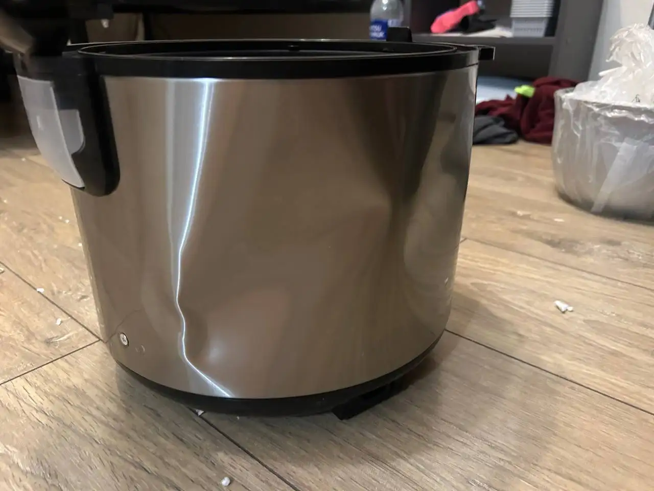 Мультиварка новая с дефектом корпуса - Мелкая бытовая техника (Электроника) в Санкт-Петербург