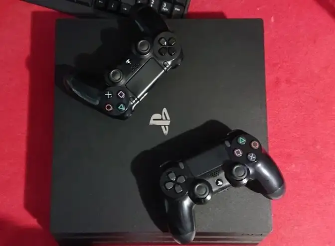Продам игровую приставку PS4 Pro - Игровые приставки (Электроника) в Санкт-Петербург