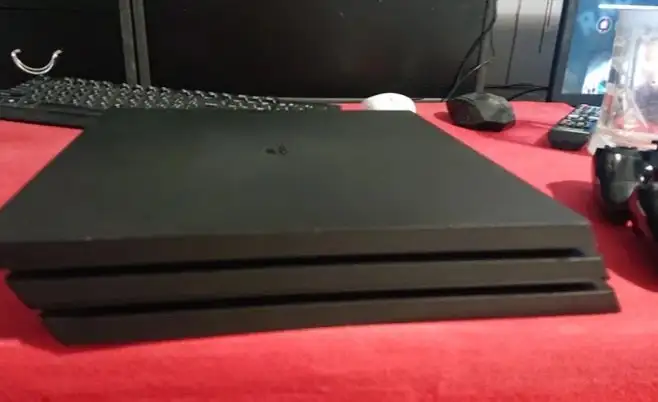 Продам игровую приставку PS4 Pro - Игровые приставки (Электроника) в Санкт-Петербург