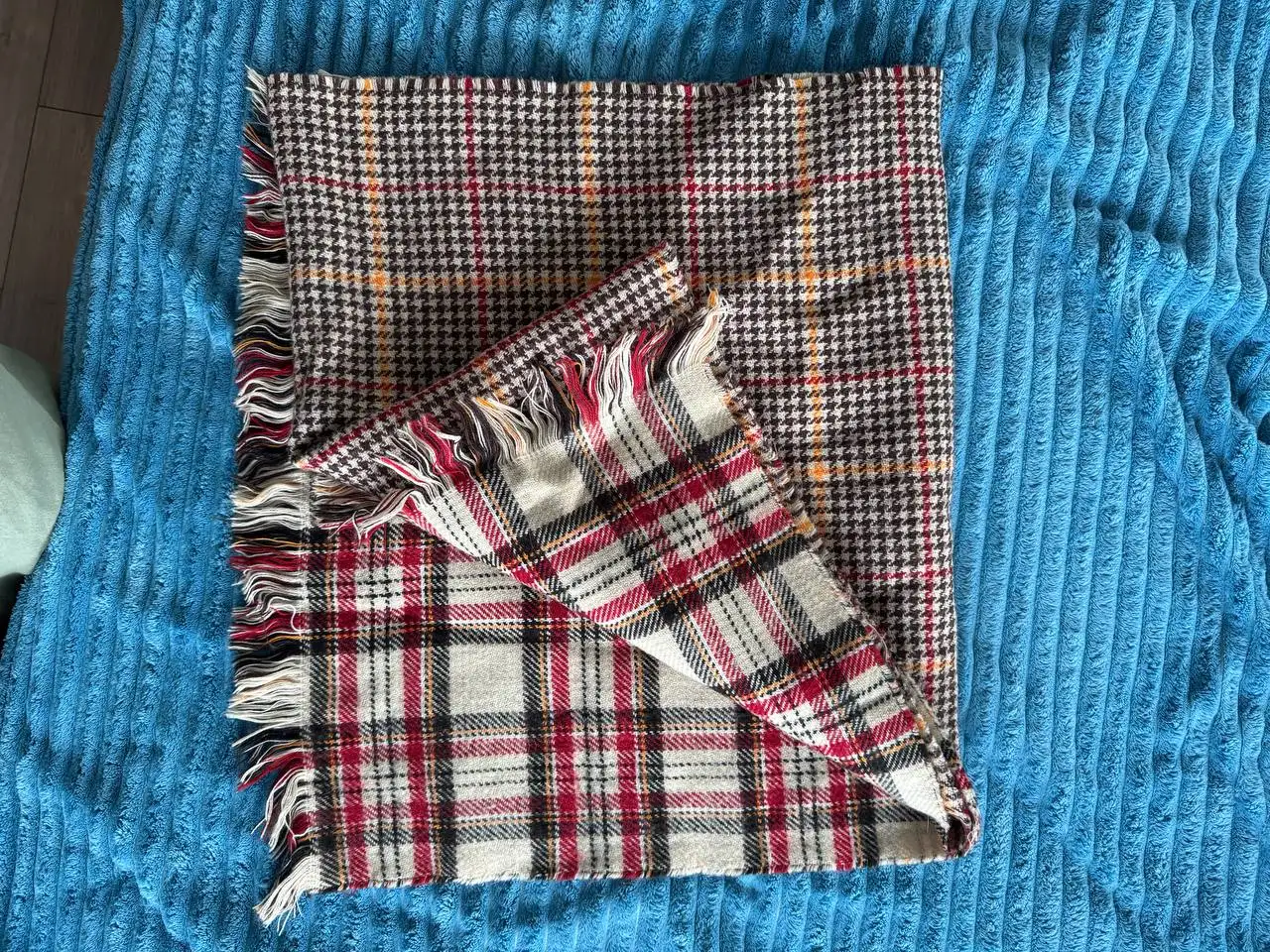 Платок Burberry и кожаная сумка - Одежда в Санкт-Петербург