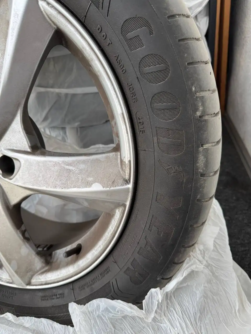 Шторка багажника Subaru Forester и диски Skad с покрышками - Запчасти для иномарок (Запчасти) в Санкт-Петербург
