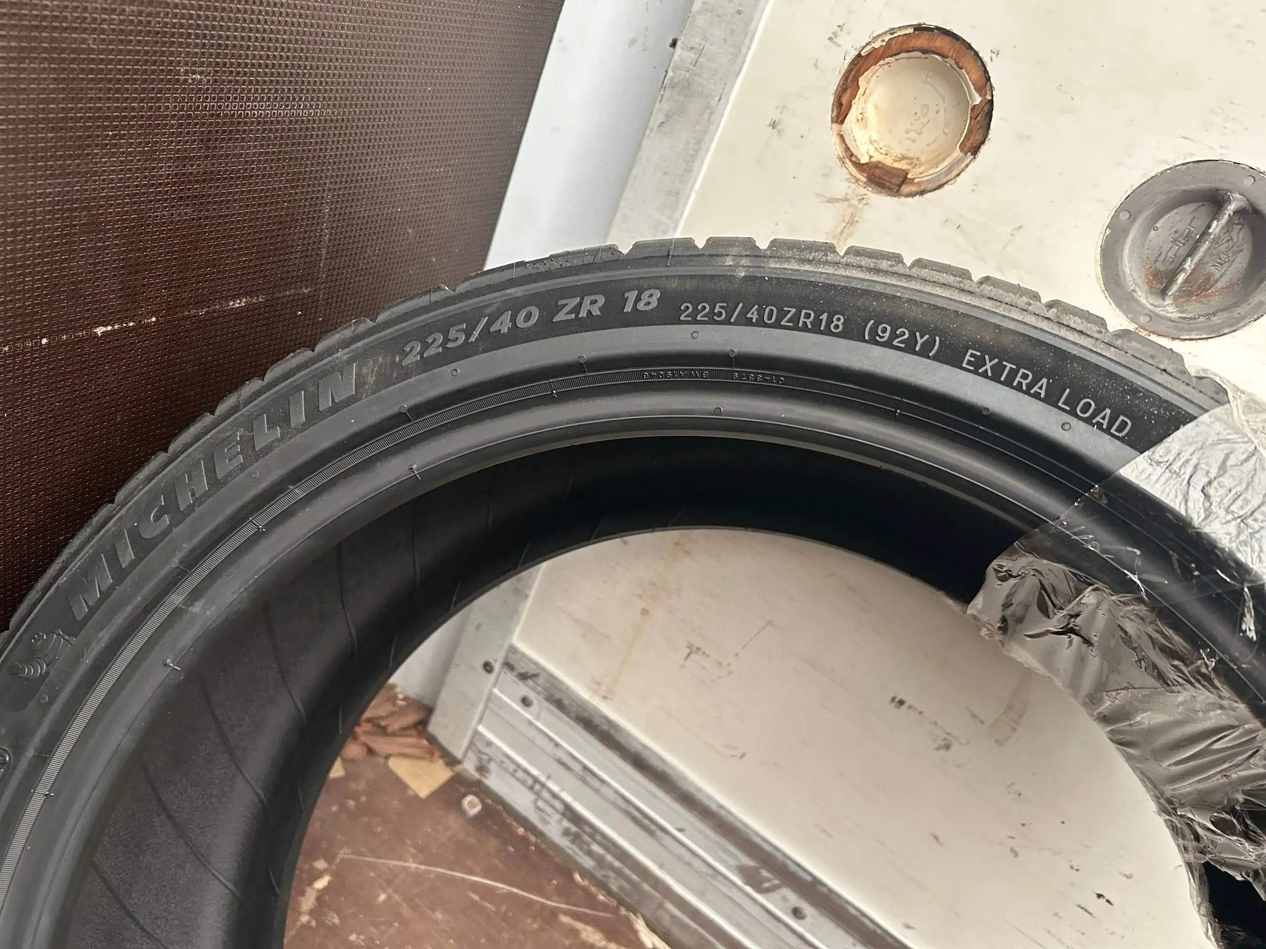 Продаю шину Мишлен 225/40R18 - Шины (Авто) в Санкт-Петербург