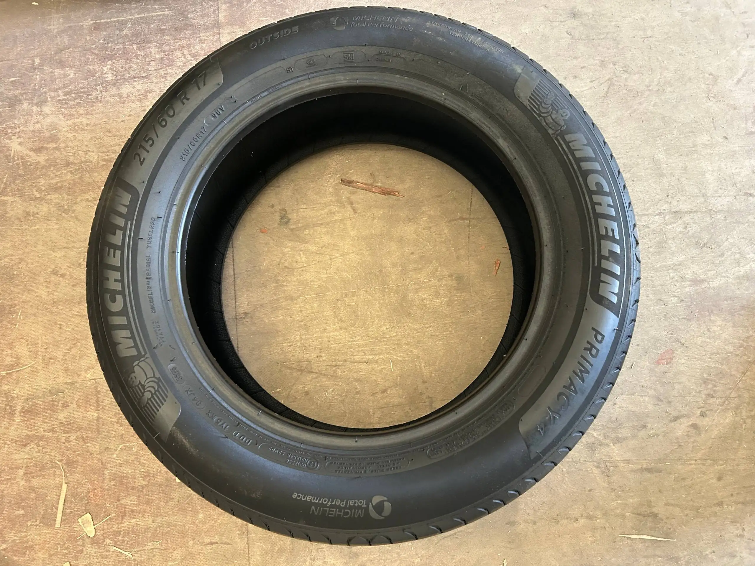 Michelin 215/60/17 2шт - Шины (Авто) в Санкт-Петербург