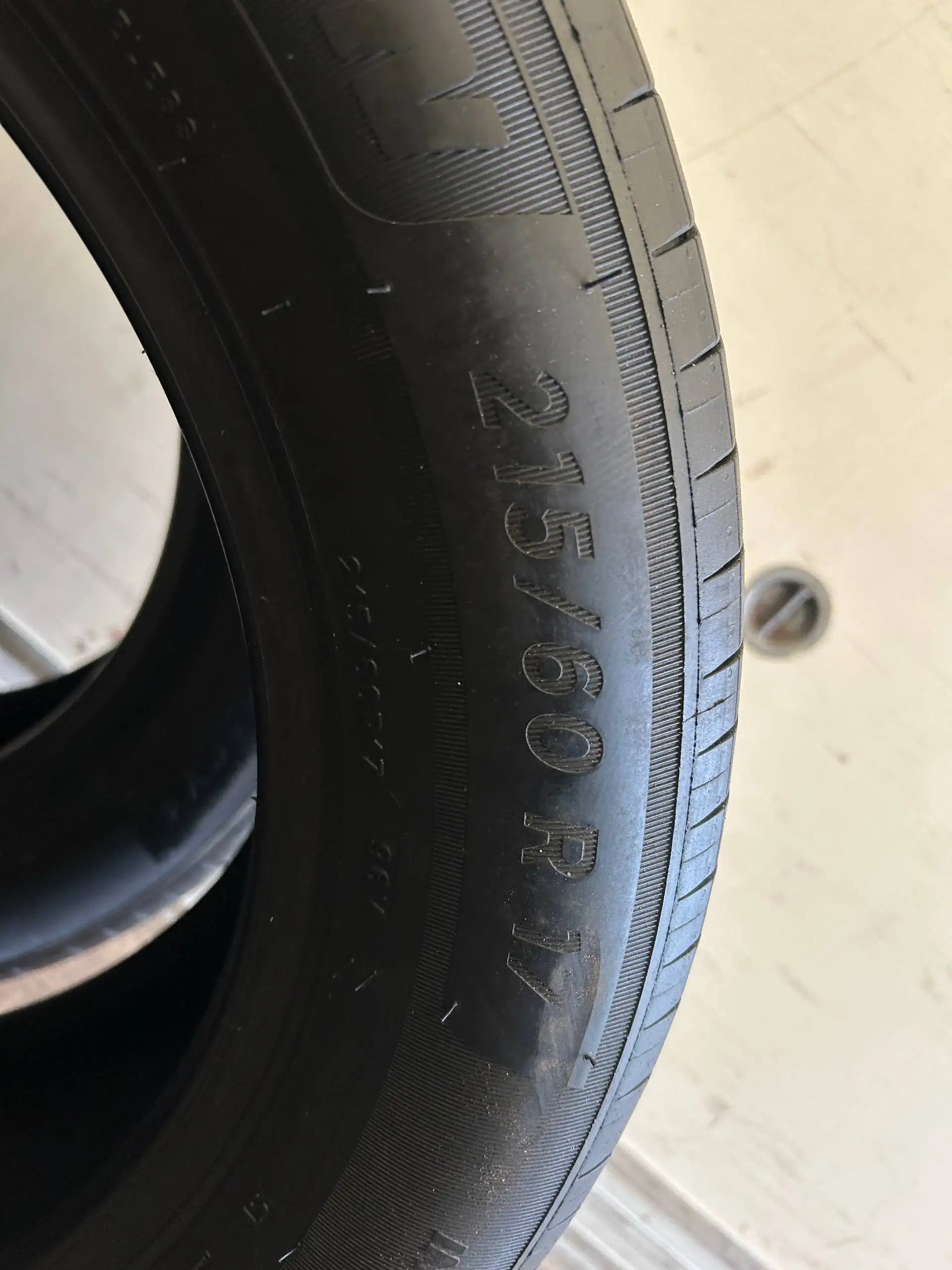 Michelin 215/60/17 2шт - Шины (Авто) в Санкт-Петербург