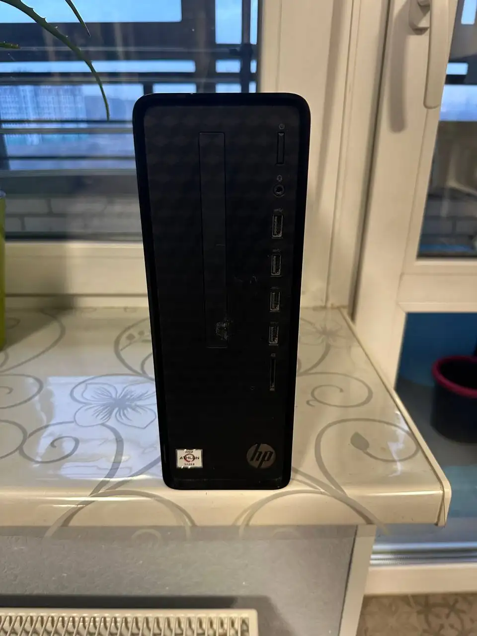 Ноутбук AMD Athlon Silver 3050U 4GB RAM 119GB SSD с монитором Samsung и мышкой Logitech G102 - Ноутбуки (Электроника) в Санкт-Петербург