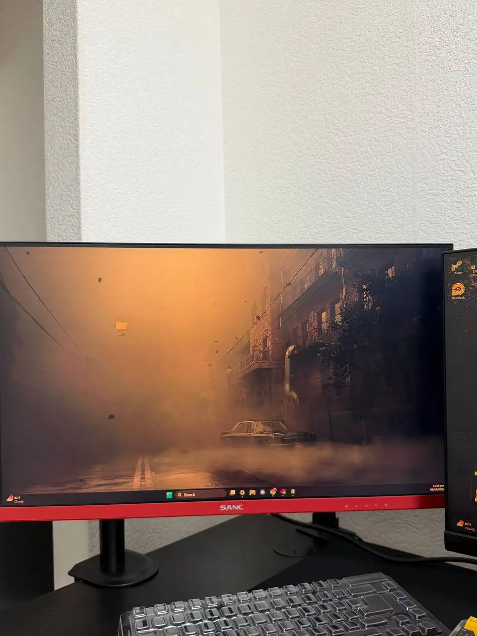 Продажа корпуса Thermaltake и монитора Sanc - Электроника в Санкт-Петербург