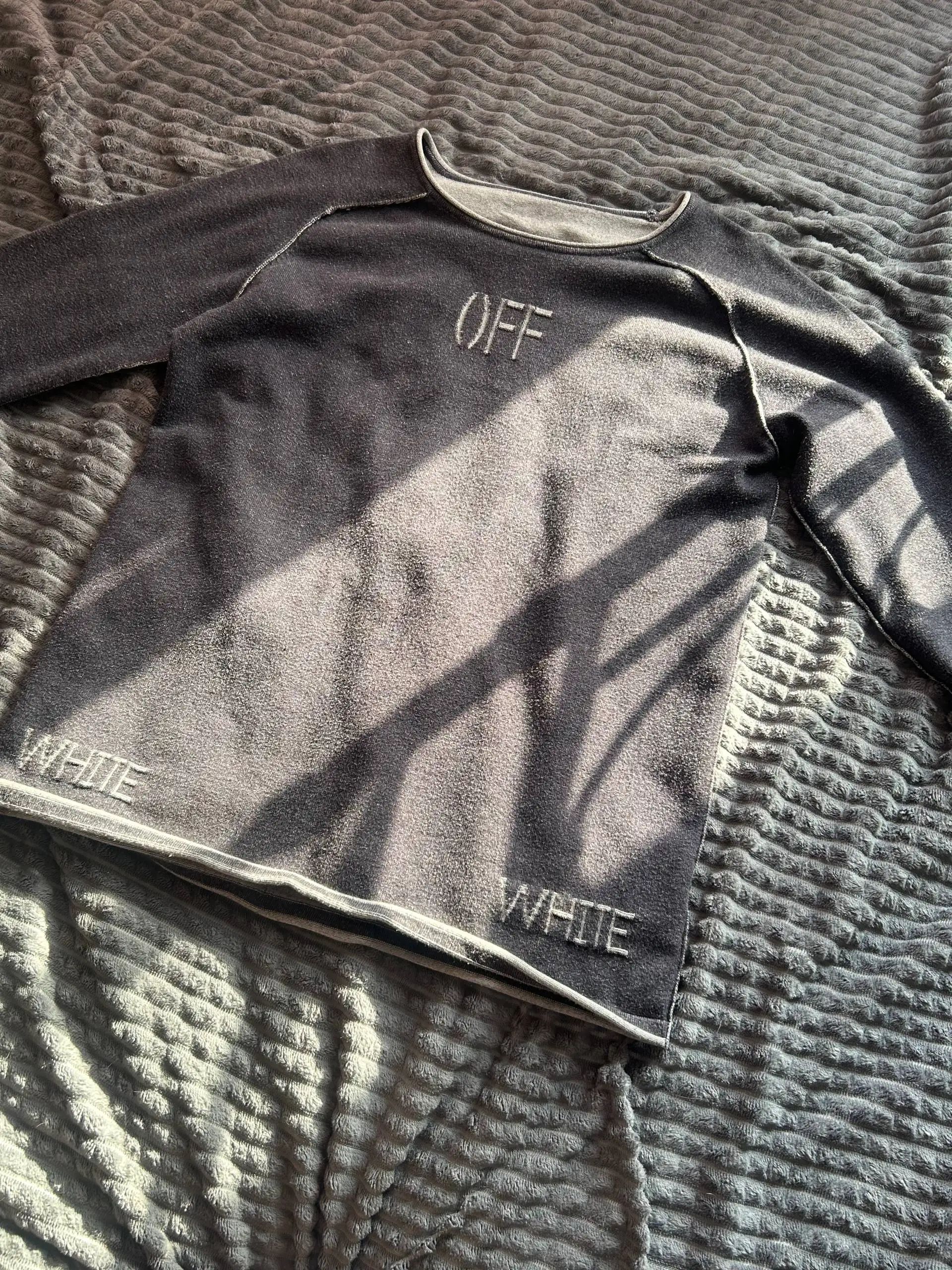 Продам свитер Off-White оригинал - Свитеры (Одежда) в Санкт-Петербург