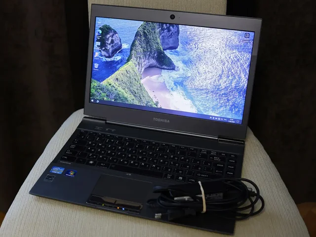 Ультрабук Toshiba Portege Z930 - Мобильные телефоны и аксессуары в Санкт-Петербург