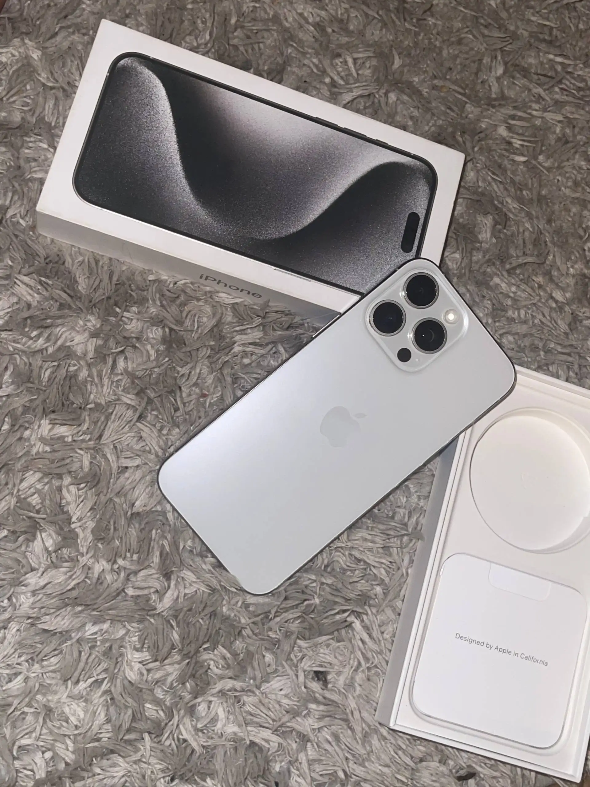 iPhone 15 Pro Max 256Gb White Titanium - Смартфоны (Электроника) в Санкт-Петербург