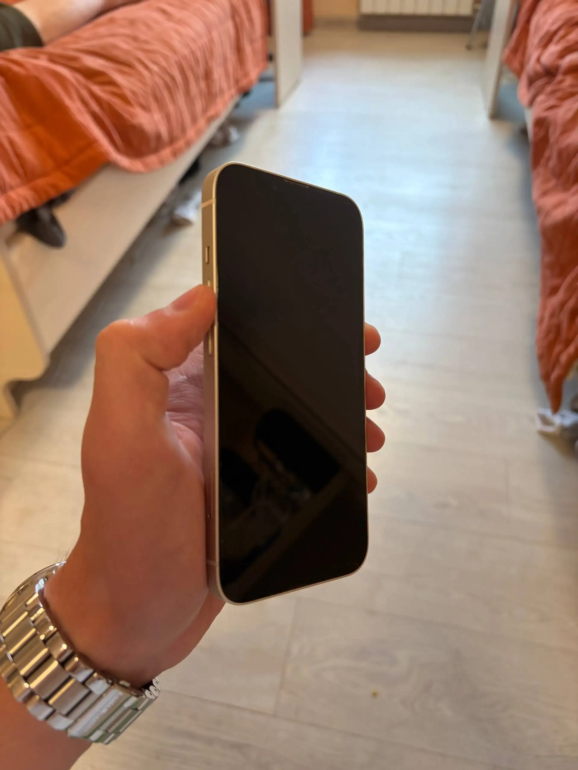 Обмен на iPhone выше 14 - Мобильные телефоны (Электроника) в Санкт-Петербург