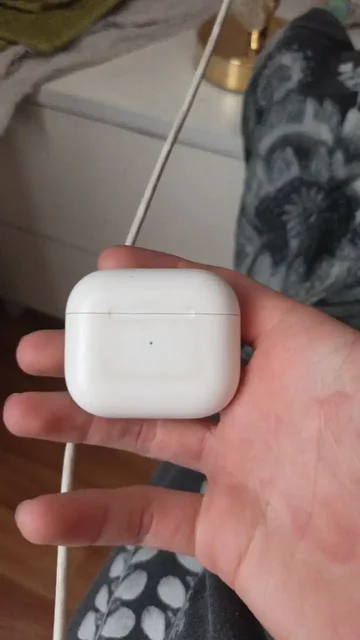 Продам AirPods 3 в идеальном состоянии - Источники питания в Санкт-Петербург