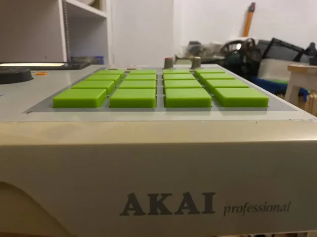 MPC Akai 2000xl - Электроника в Санкт-Петербург