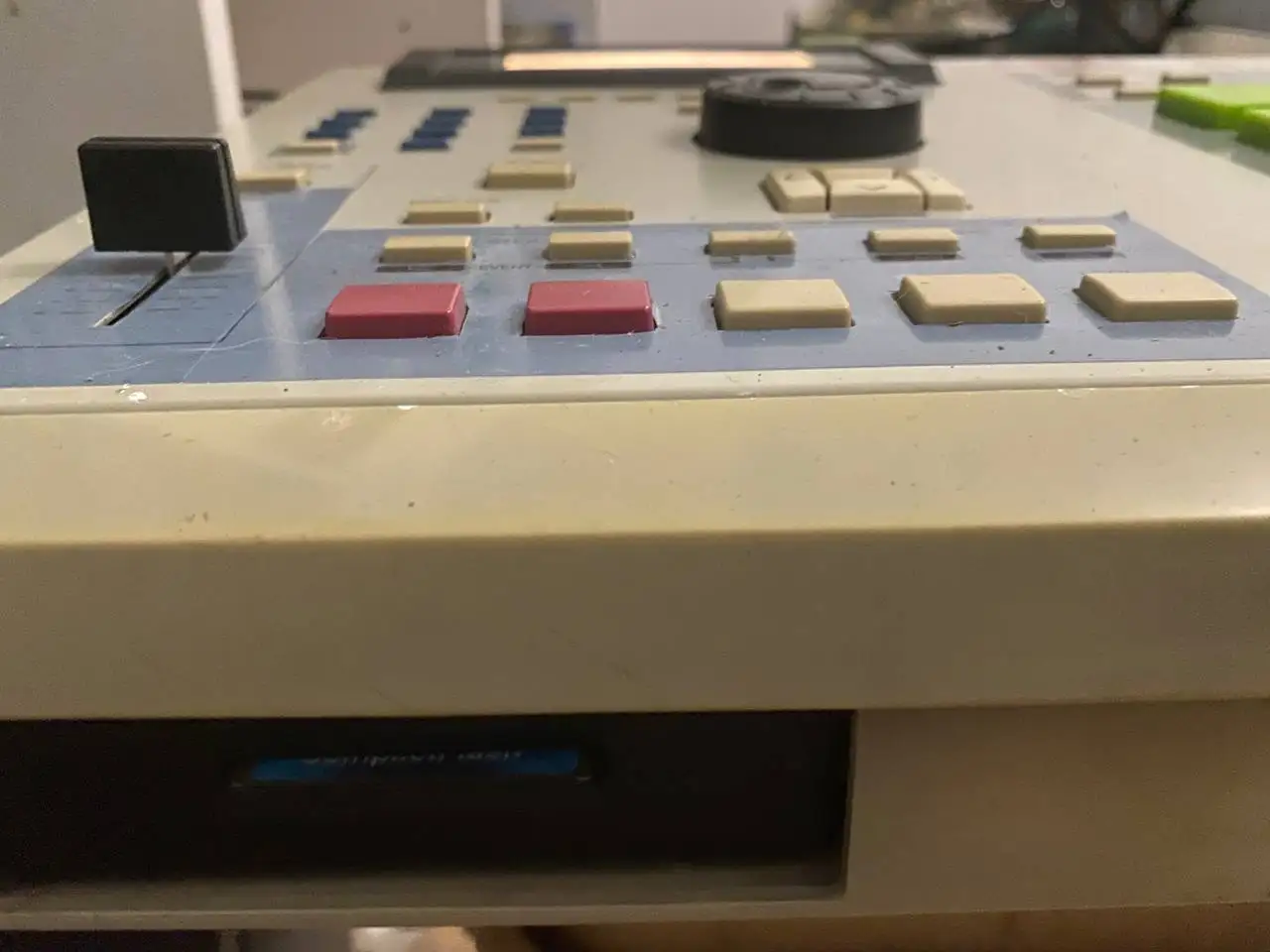 MPC Akai 2000xl - Музыкальное оборудование (Электроника) в Санкт-Петербург