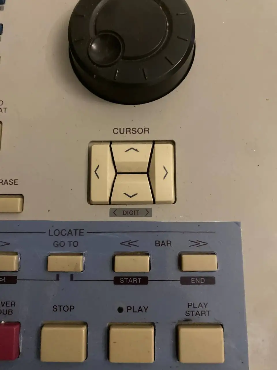 MPC Akai 2000xl - Музыкальное оборудование (Электроника) в Санкт-Петербург
