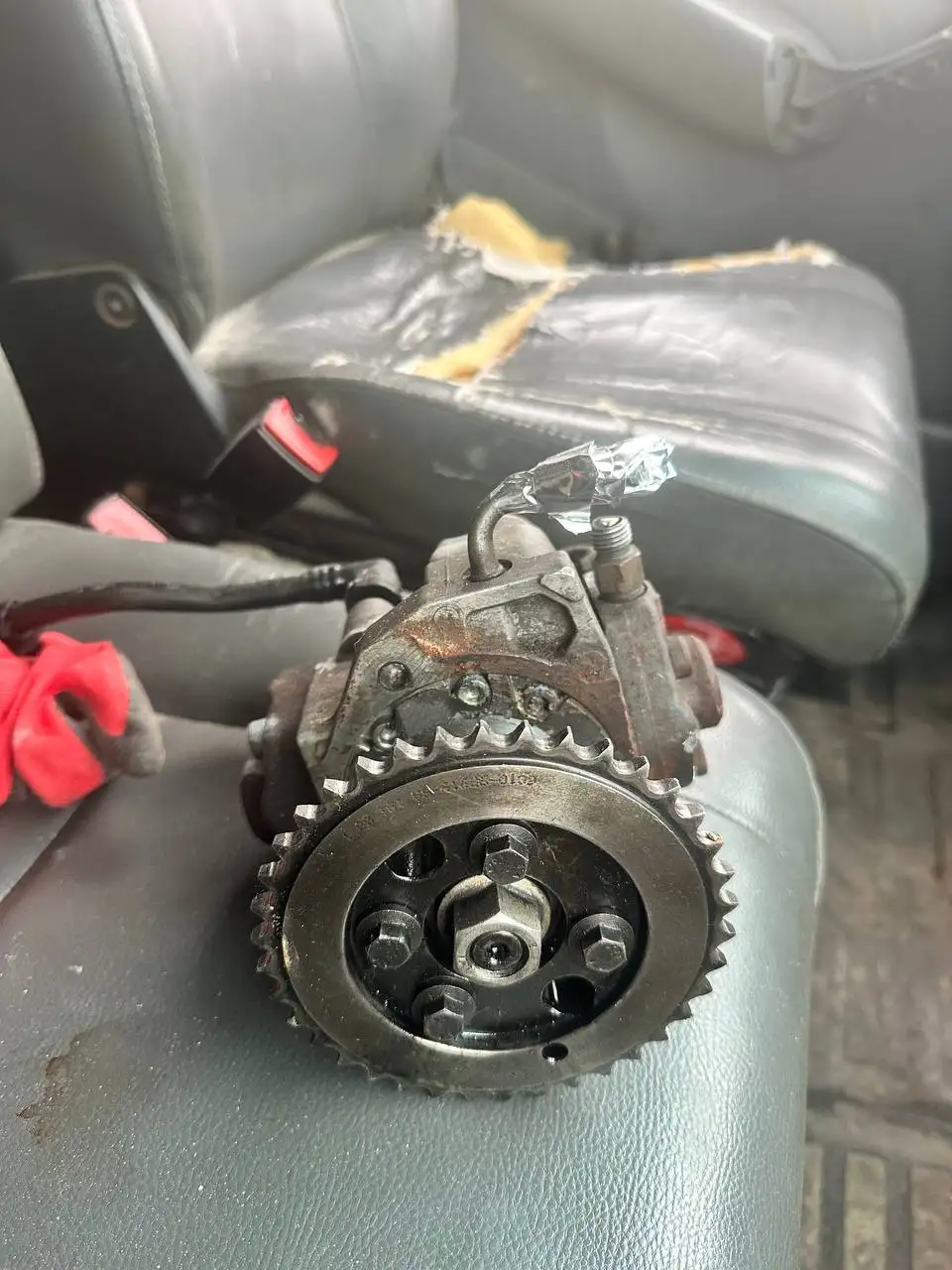 Топливный насос на Форд транзит 2.4 2007 г - Топливная система (Запчасти) в Калининград