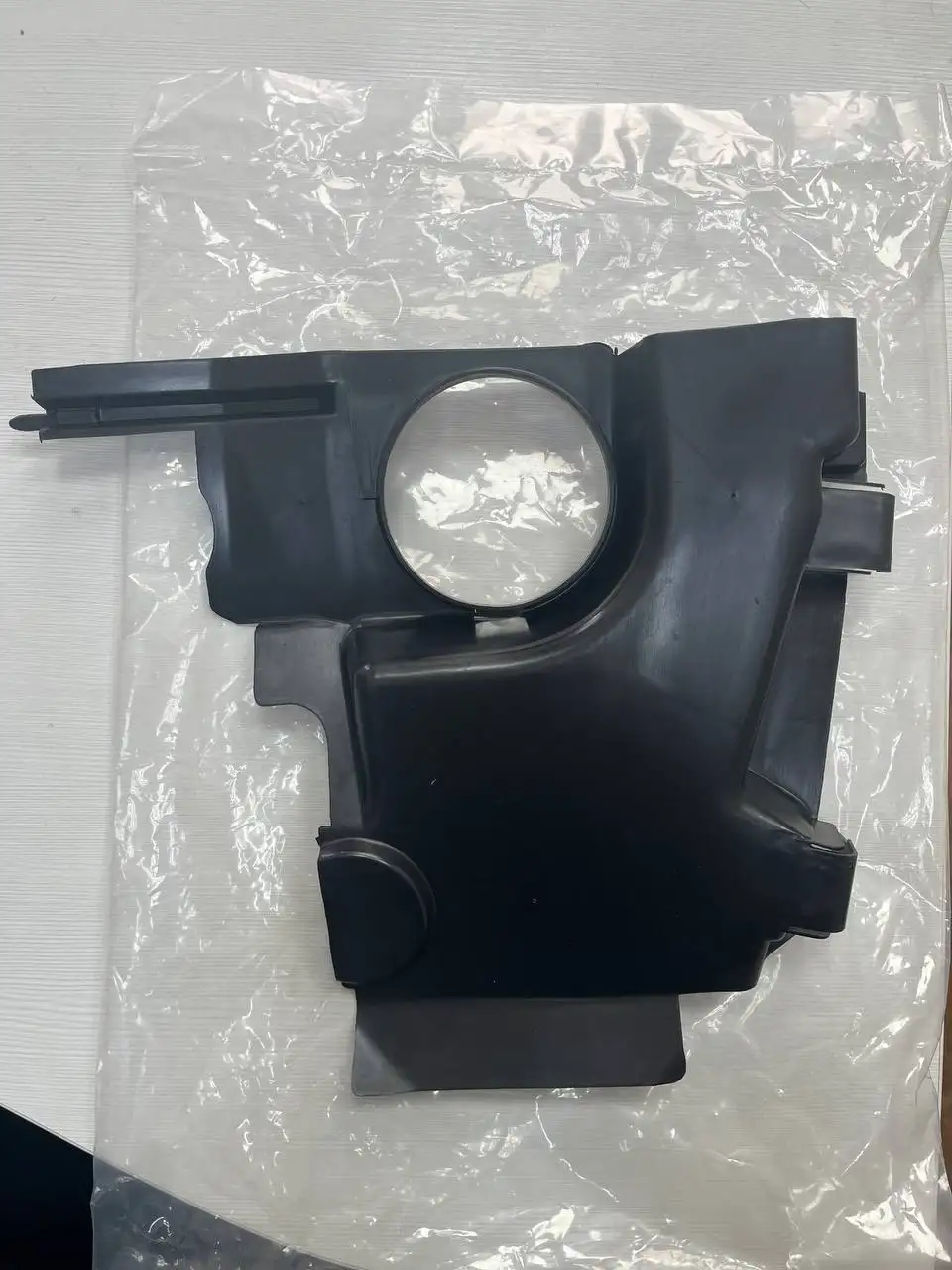 Щитки/кожухи/пыльники фар на BMW E34 - Запчасти (Авто) в Калининград