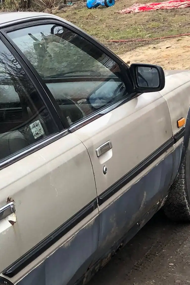 Поиск передних дверей на Toyota Camry 20 - Автомобильные запчасти (Запчасти) в Калининград