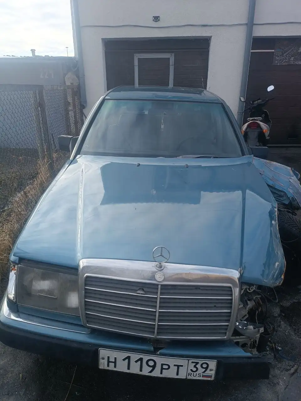Разбор по запчастям Мерседес 124, 2.3, АКПП - Автомобильные запчасти (Запчасти) в Калининград
