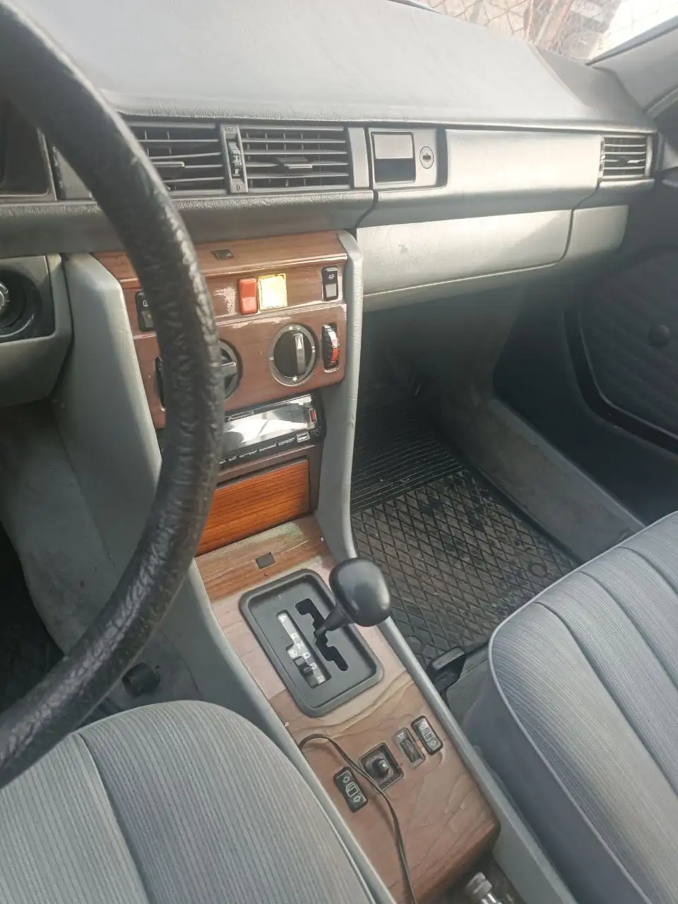 Разбор по запчастям Мерседес 124, 2.3, АКПП - Автомобильные запчасти (Запчасти) в Калининград