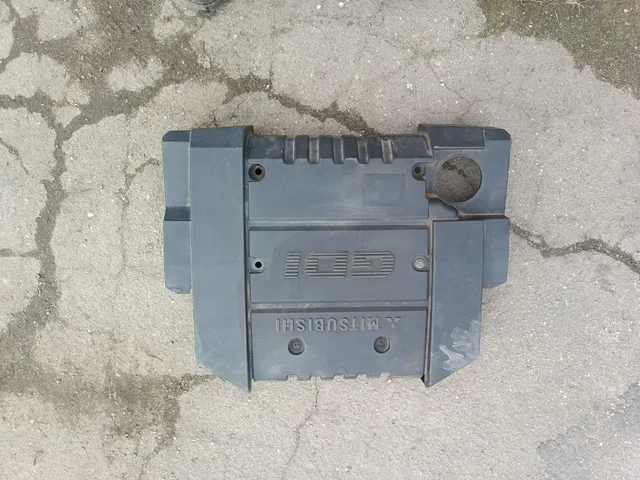 Крышка декоративная на двигатель Mitsubishi Carisma - Крышки двигателя в Калининград