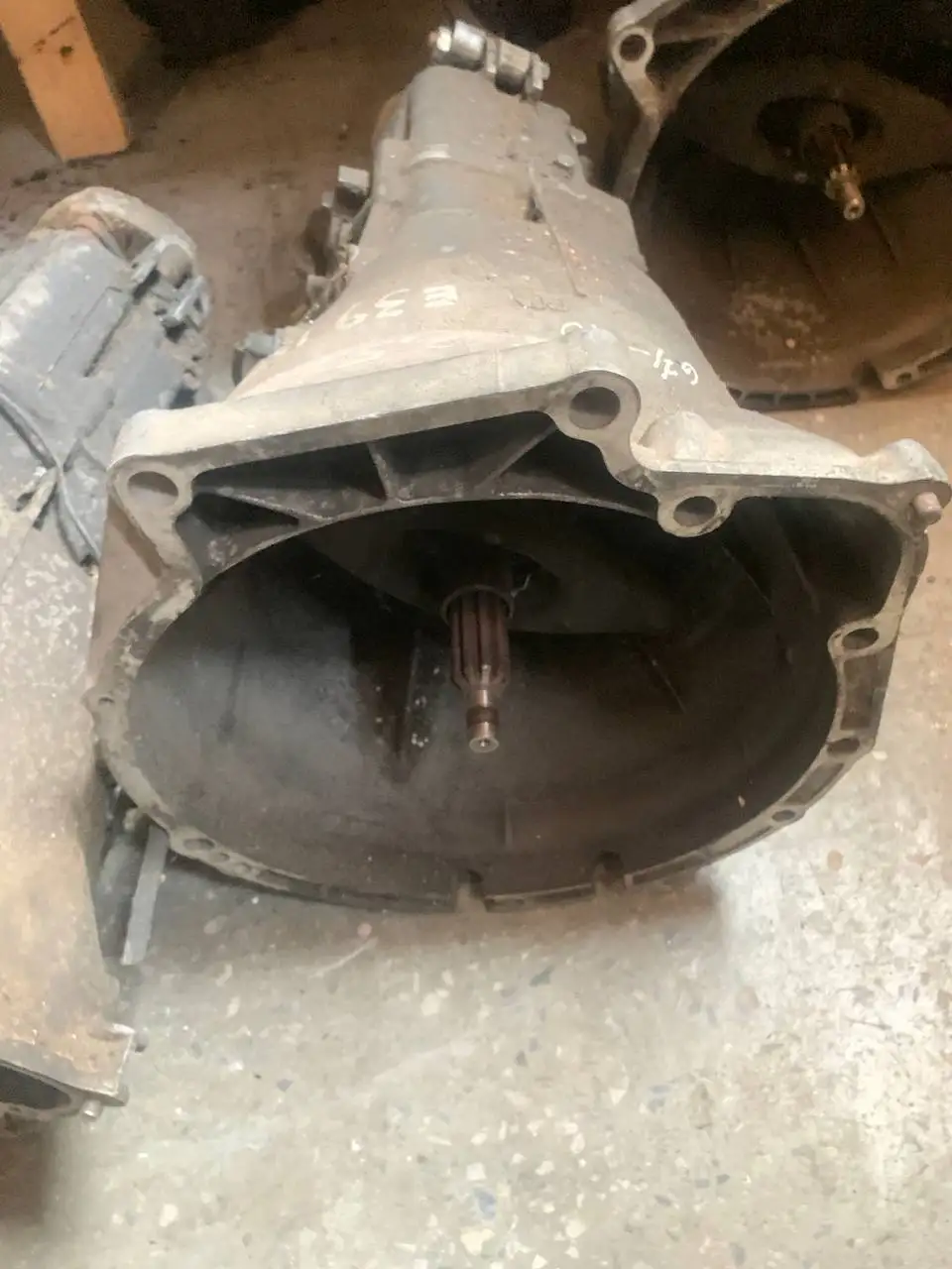 Продам запчасти на BMW и другие автомобили - Автомобильные запчасти (Запчасти) в Калининград