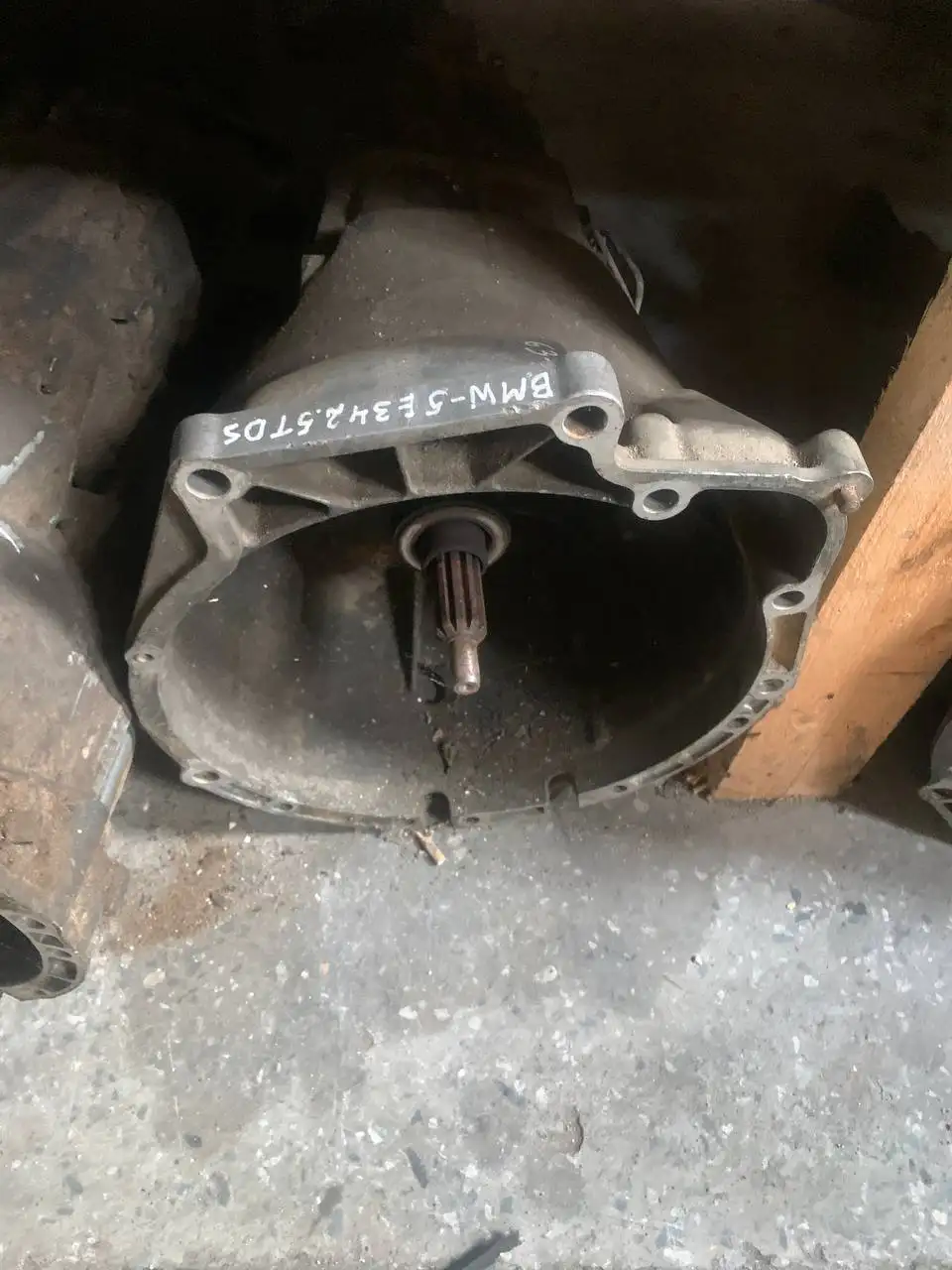 Продам запчасти на BMW и другие автомобили - Автомобильные запчасти (Запчасти) в Калининград