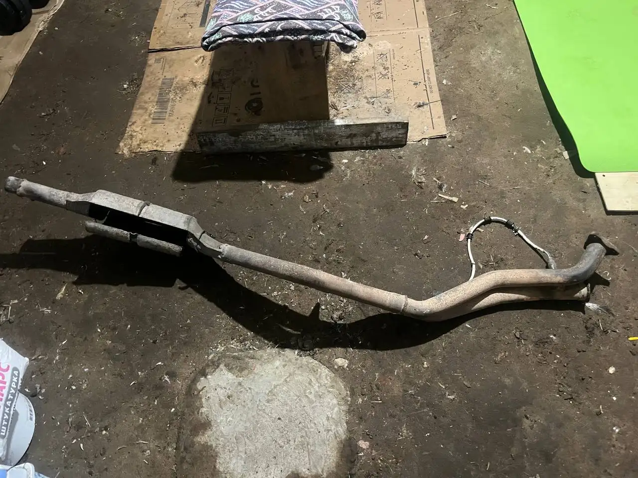 Глушитель с лямбдой для BMW E34 - Автомобильные запчасти (Запчасти) в Калининград