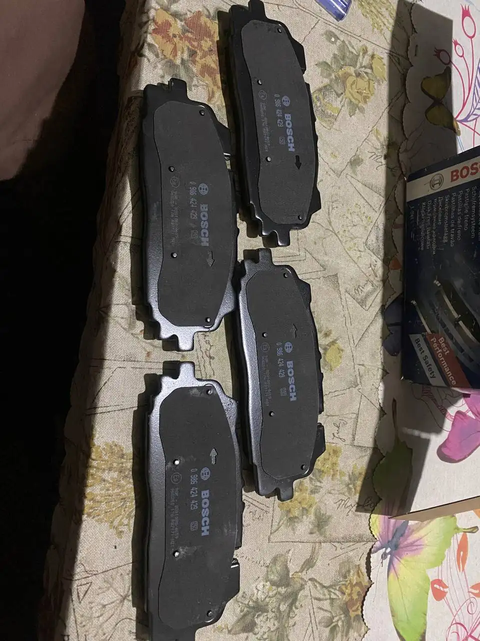 Тормозные колодки Bosch для Volkswagen Touareg III, Audi Q7 II, Audi Q8 I - Тормозные колодки (Запчасти) в Калининград