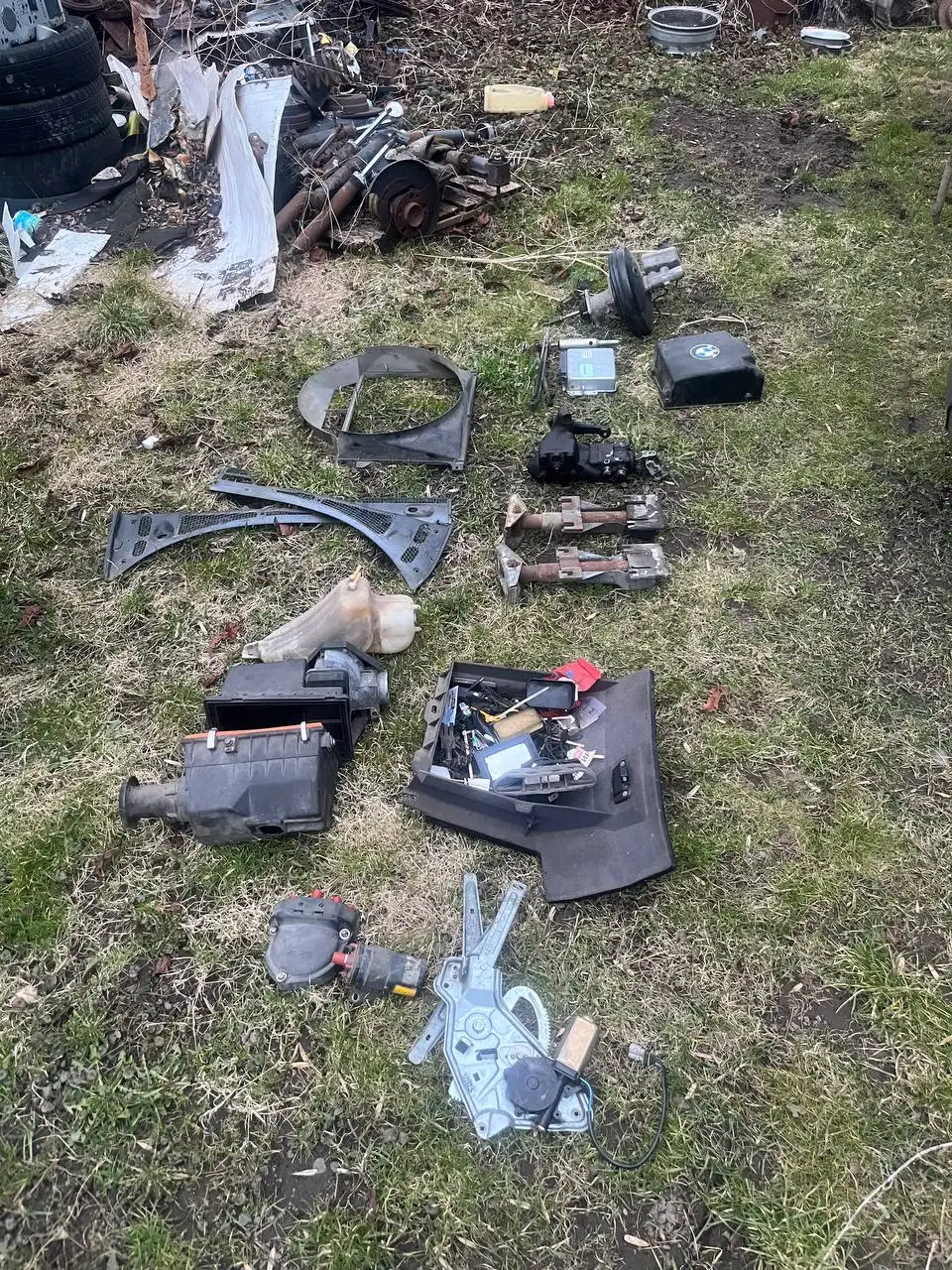 Запчасти на BMW E34 с двигателем M20 - Автомобильные запчасти (Запчасти) в Калининград