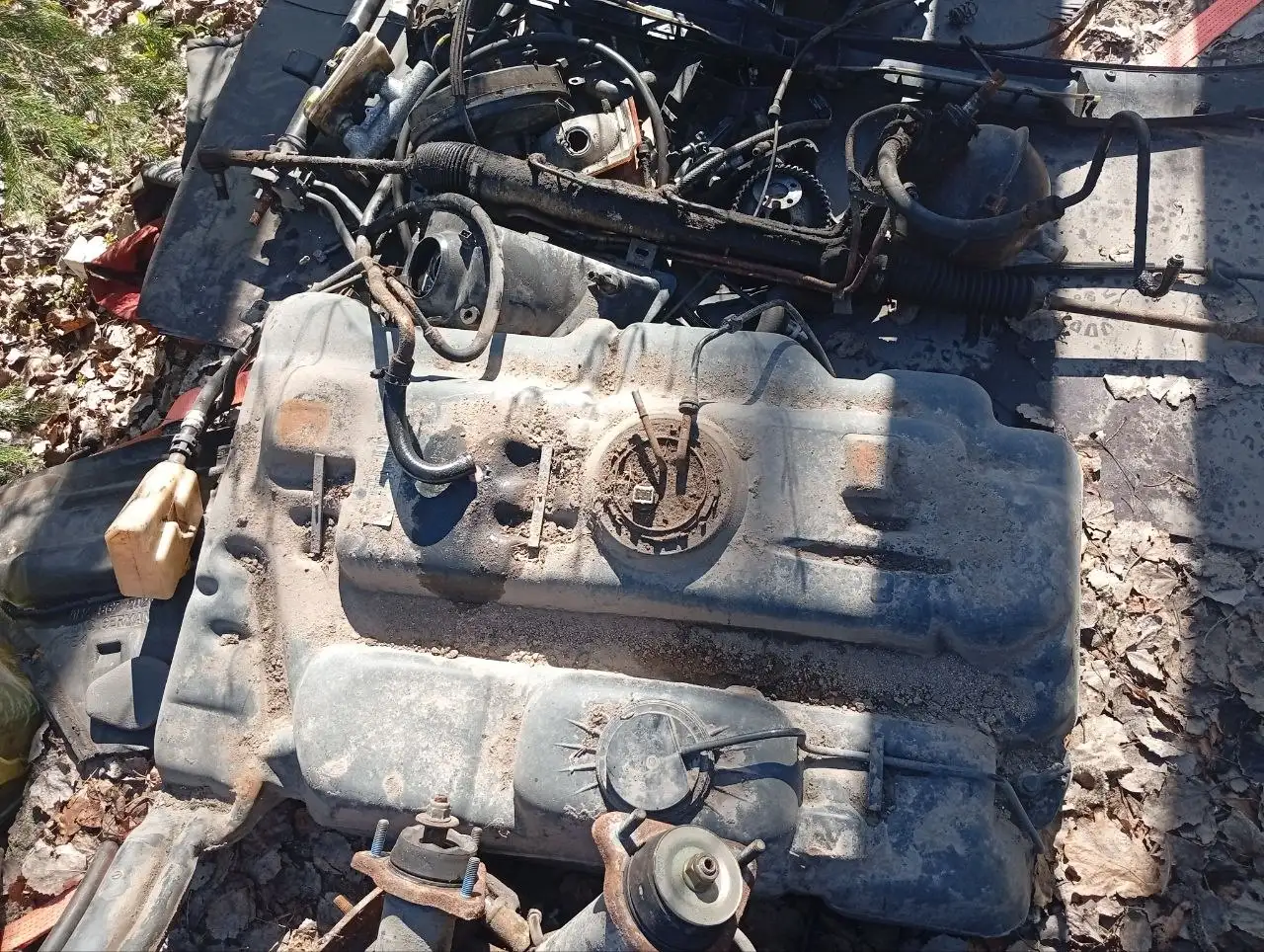 Запчасти на Ford Transit 95 2.5 дизель - Автомобильные запчасти (Запчасти) в Калининград