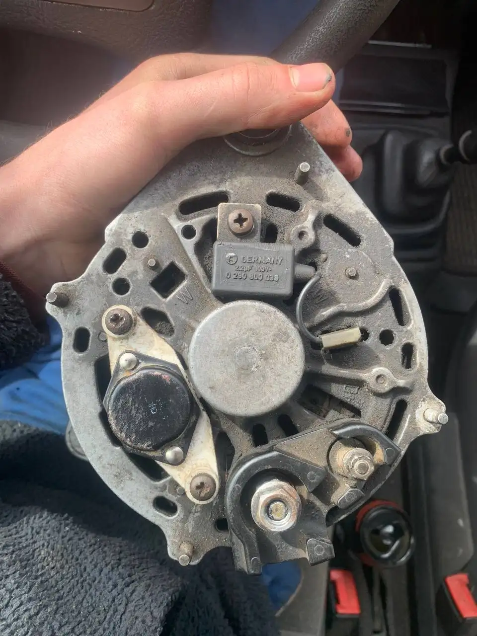 Генератор для Volkswagen Passat B3 - Запчасти (Авто) в Калининград