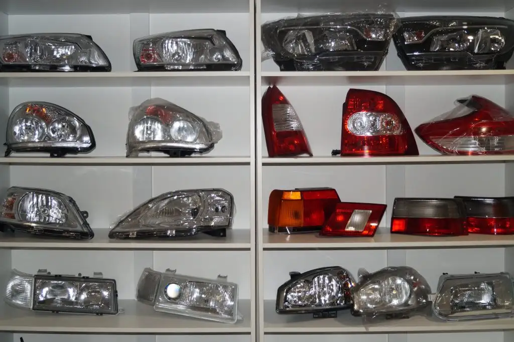 Автобарахолка в Калининграде: запчасти и аксессуары - Автозапчасти (Запчасти) в Калининград