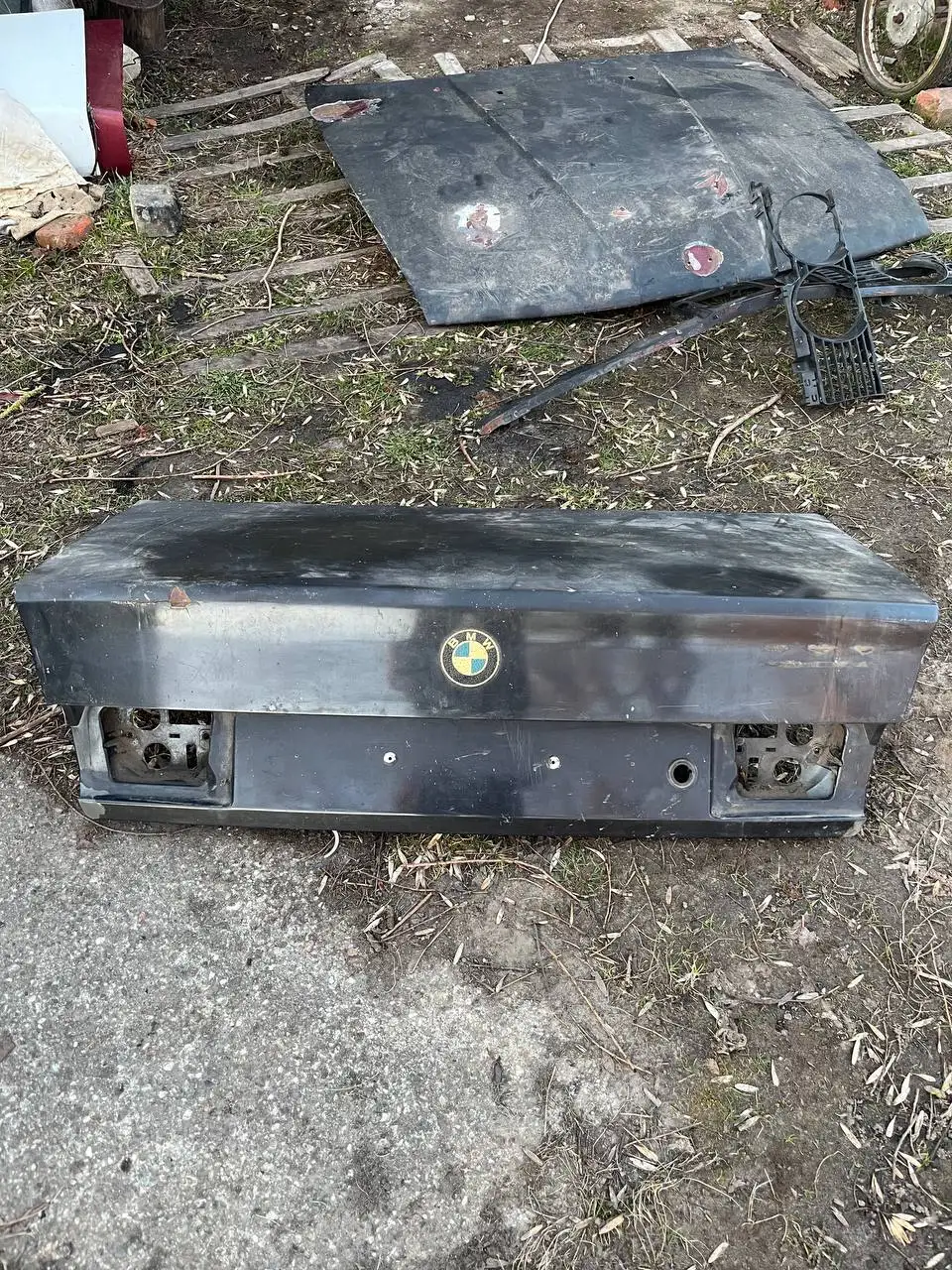 Крышка багажника BMW E34 - Кузовные детали (Запчасти) в Калининград