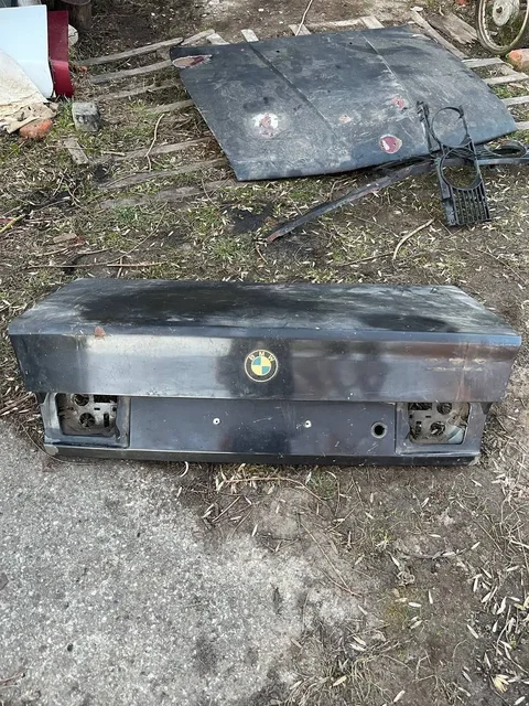Крышка багажника BMW E34 - Автоковры в Калининград