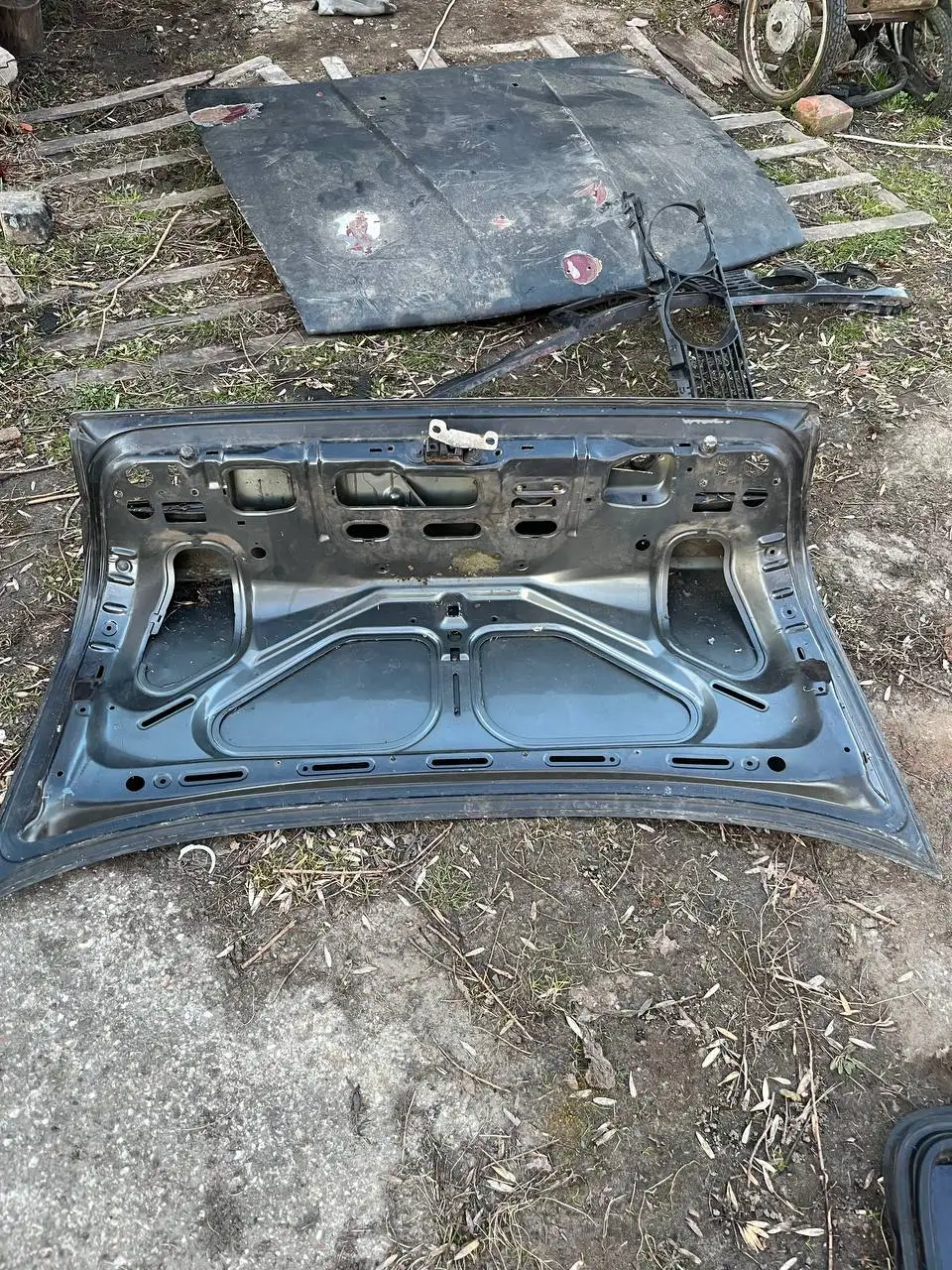 Крышка багажника BMW E34 - Кузовные детали (Запчасти) в Калининград