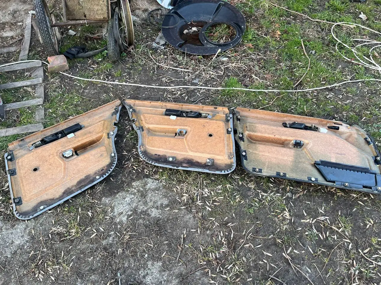 Дверные карты BMW E34 - Автозапчасти для BMW (Запчасти) в Калининград