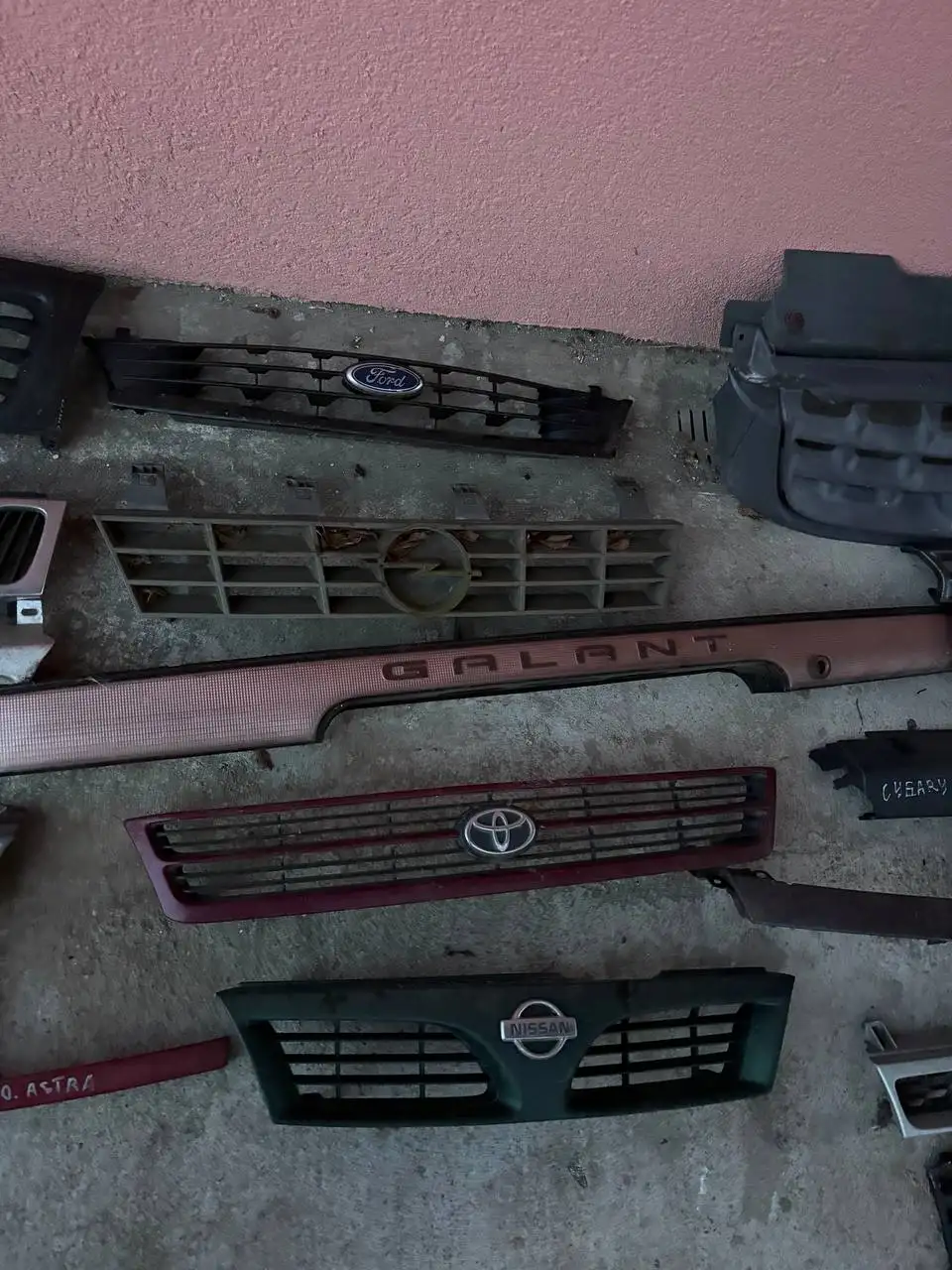 Решетки радиатора - Запчасти (Авто) в Калининград