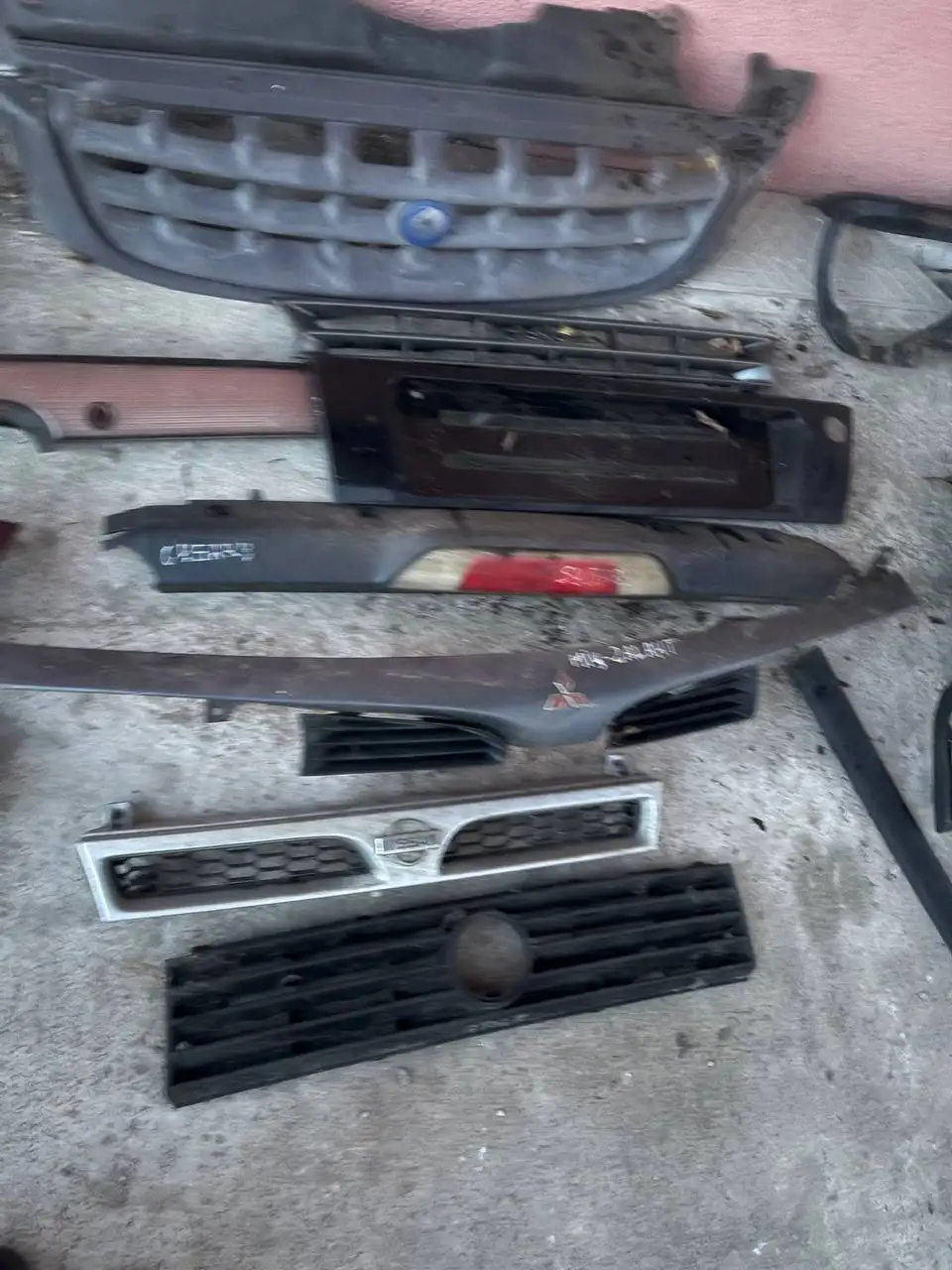 Решетки радиатора - Запчасти (Авто) в Калининград