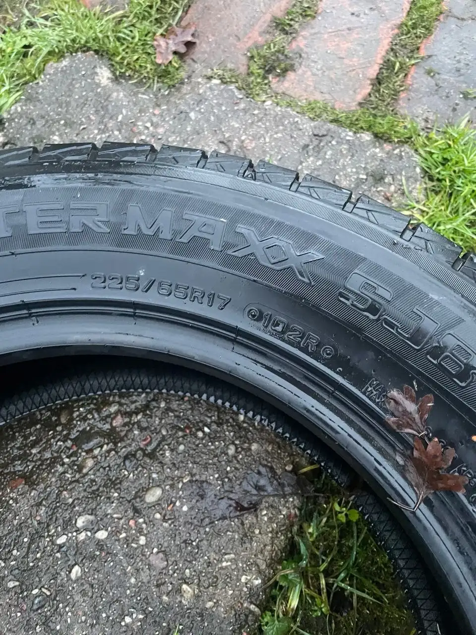 Продам 2 резины 225/65/R17 - Запчасти (Авто) в Калининград