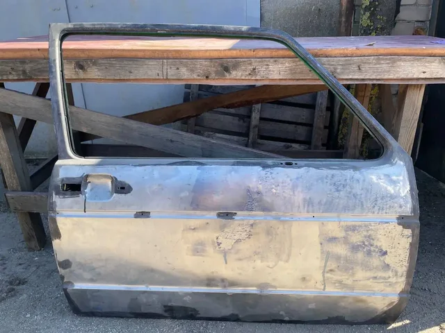 Продам правую дверь VW Golf 1 (3-дв / купе) - Для Suzuki Vitara в Калининград