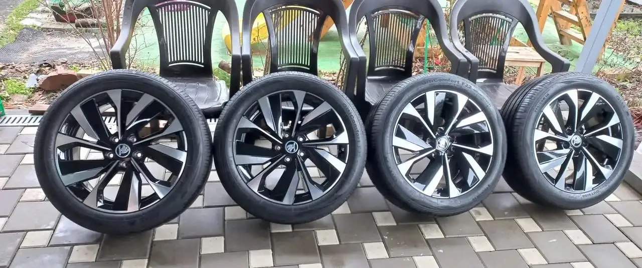 Колёса Р18 215/50 2025 года в сборе - Запчасти (Авто) в Калининград