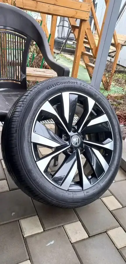 Колёса Р18 215/50 2025 года в сборе - Запчасти (Авто) в Калининград