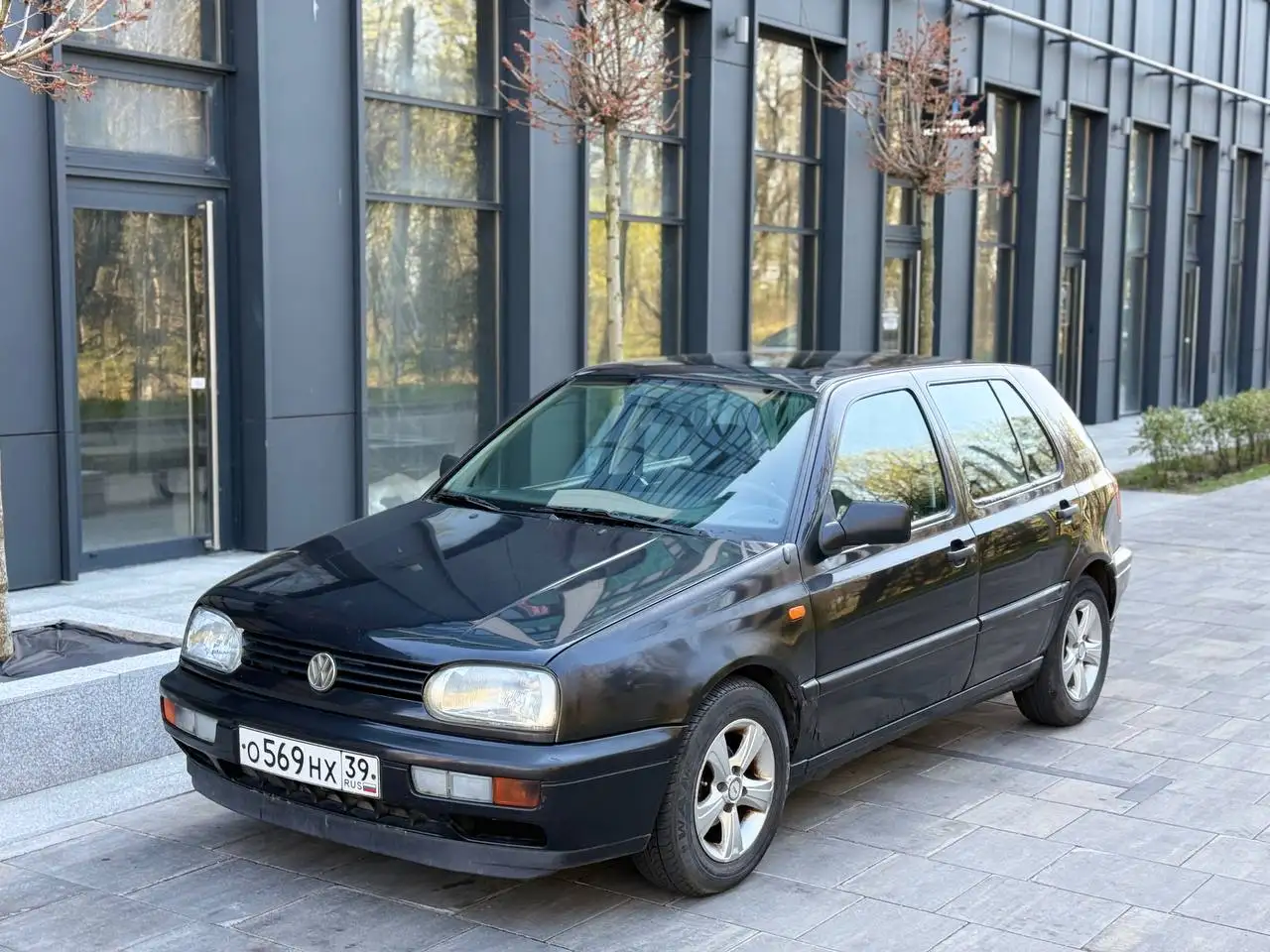 Фольксваген гольф 3 1.6 бензин механика 2009 года - Авто в Калининград