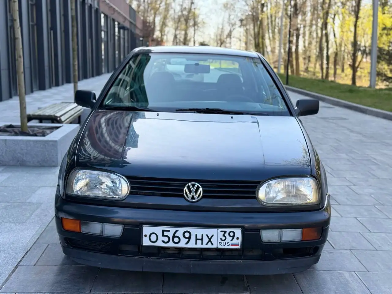 Фольксваген гольф 3 1.6 бензин механика 2009 года - Авто в Калининград