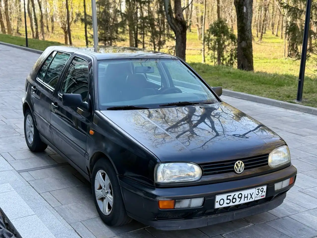 Фольксваген гольф 3 1.6 бензин механика 2009 года - Авто в Калининград