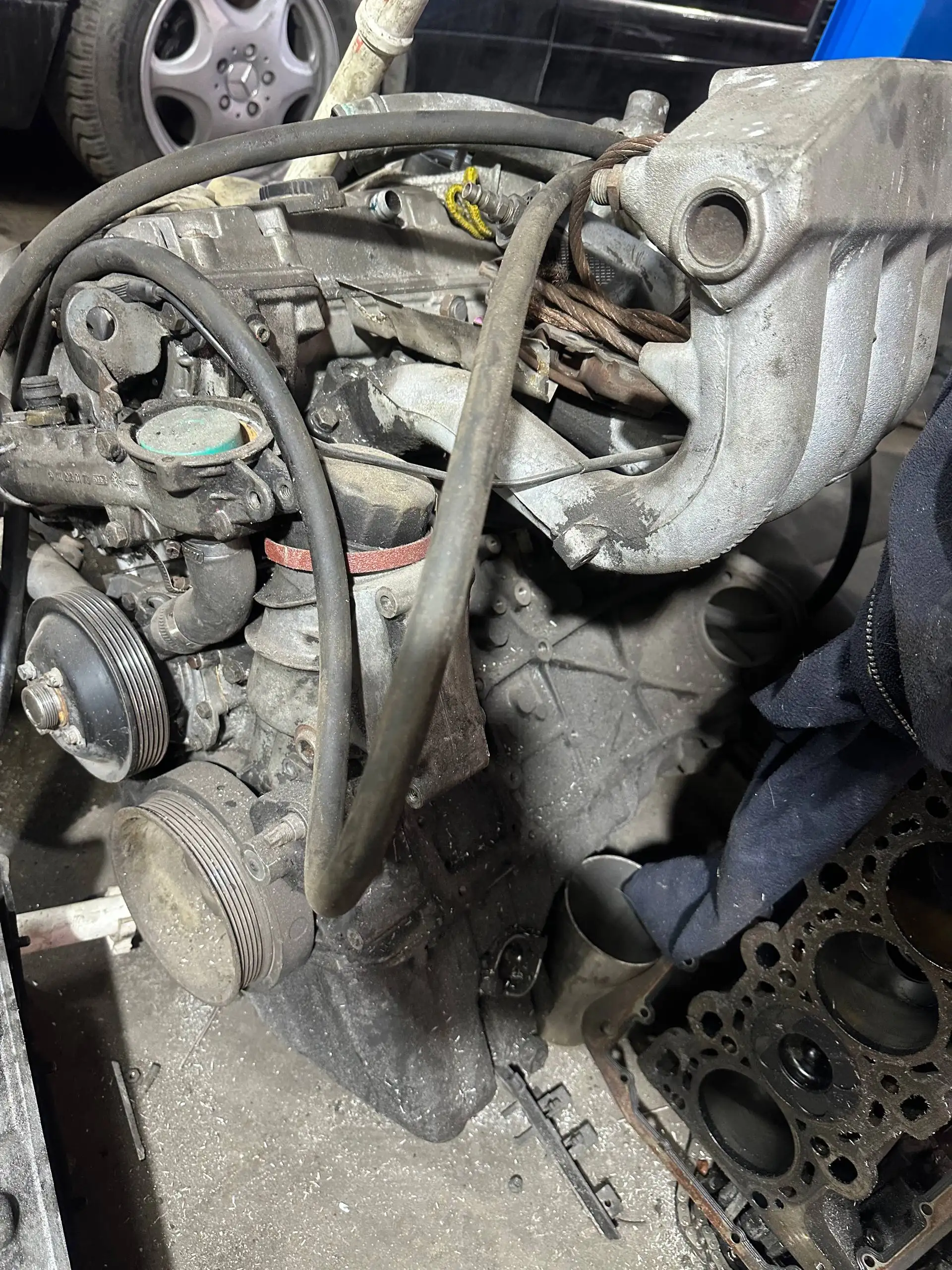 Мотор Мерседес 2.2 плита - Двигатели (Запчасти) в Калининград