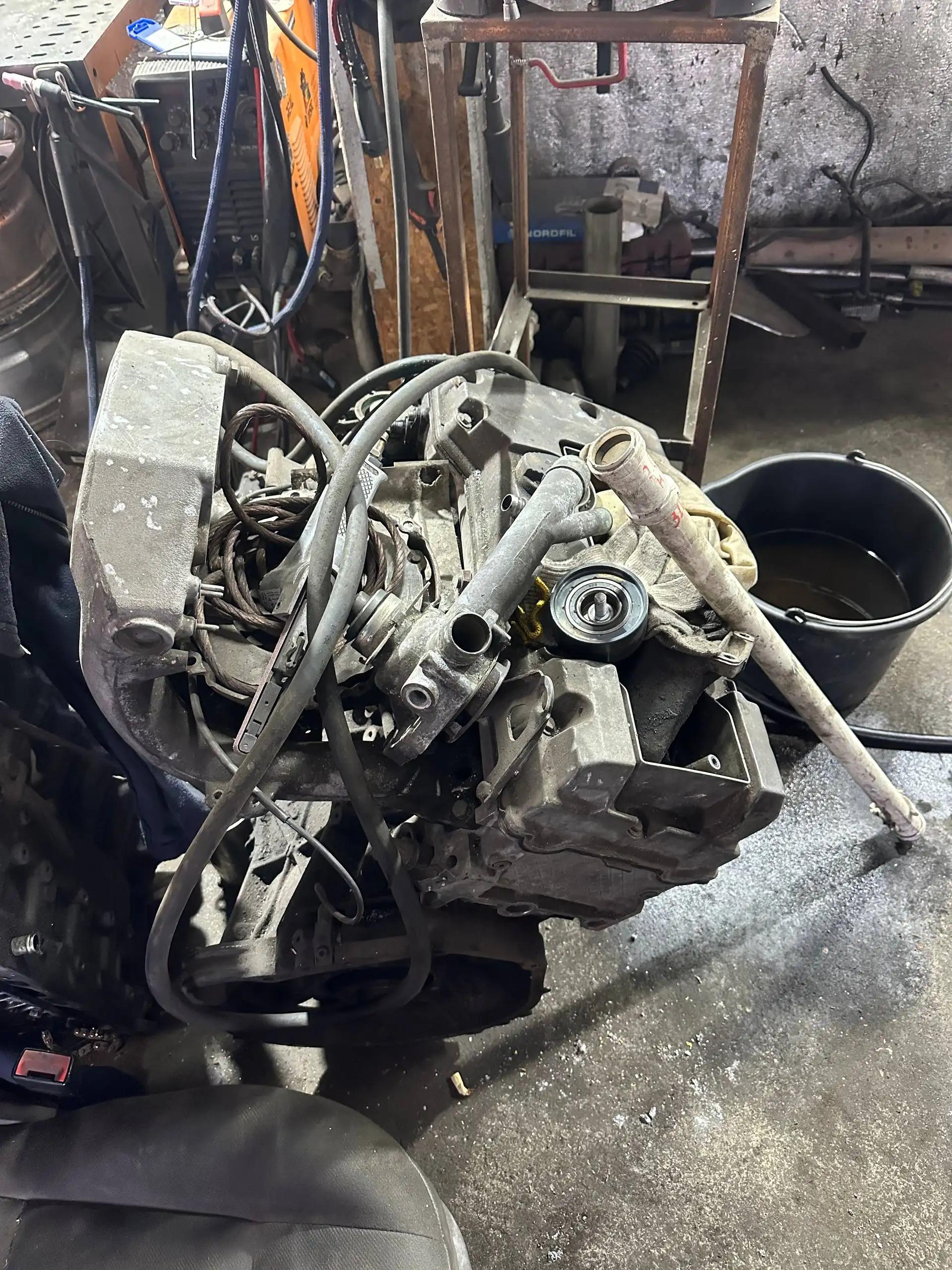 Мотор Мерседес 2.2 плита - Двигатели (Запчасти) в Калининград